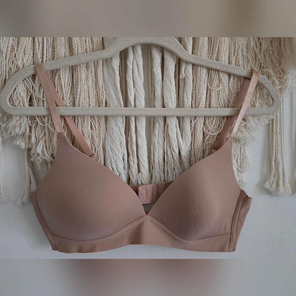 Elegant Seamless Blush Bra